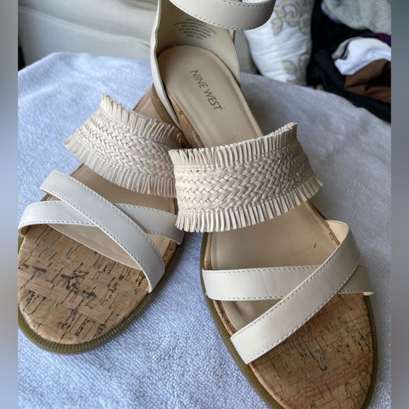 NINE WEST VERNELL FLAT SANDAL size 10 - Picture 4 of 8